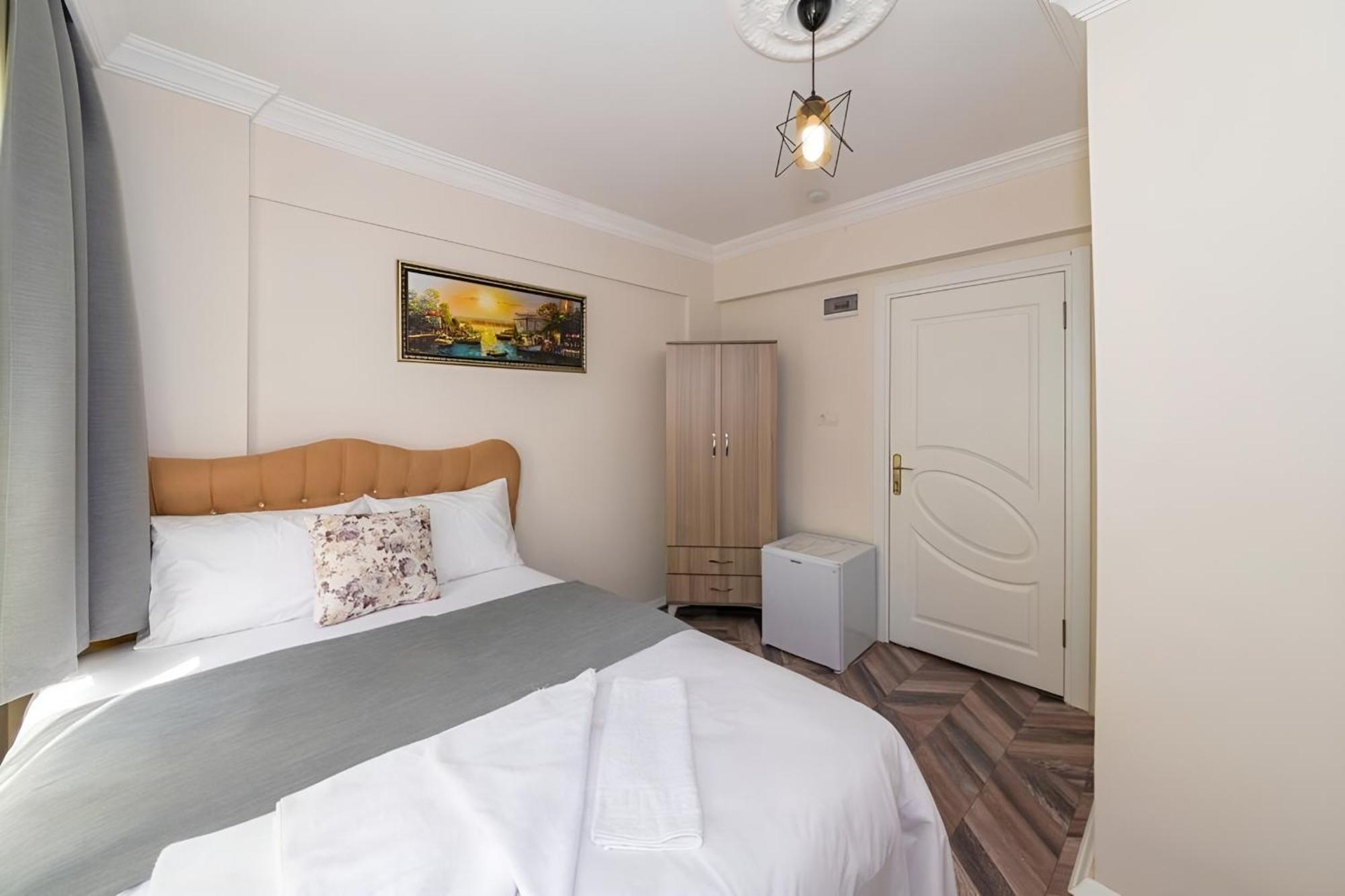 Grand Romanos Hotel Istanbul Bagian luar foto