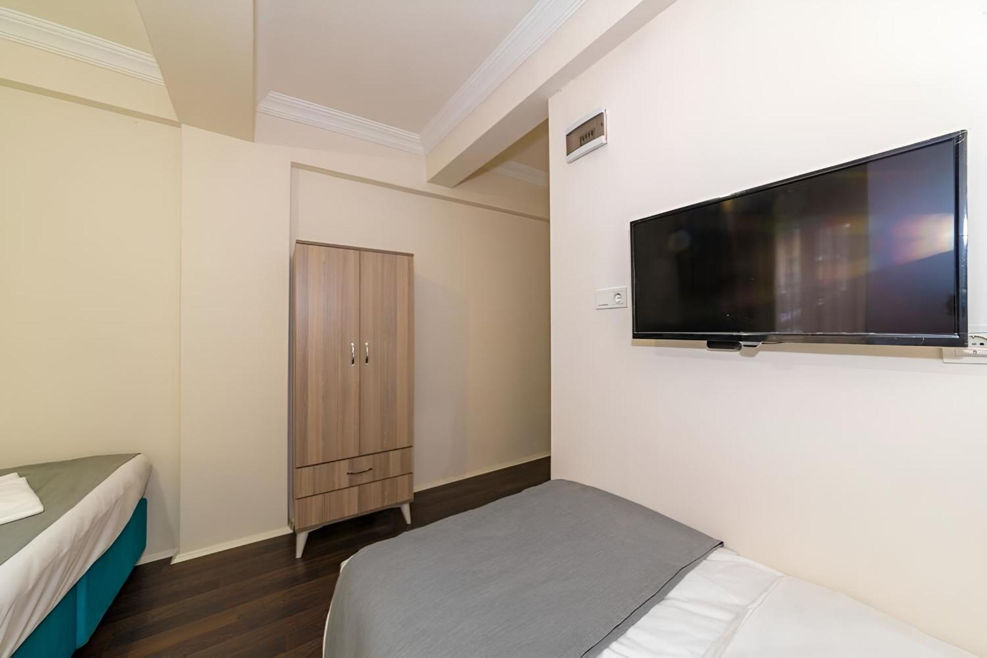 Grand Romanos Hotel Istanbul Bagian luar foto
