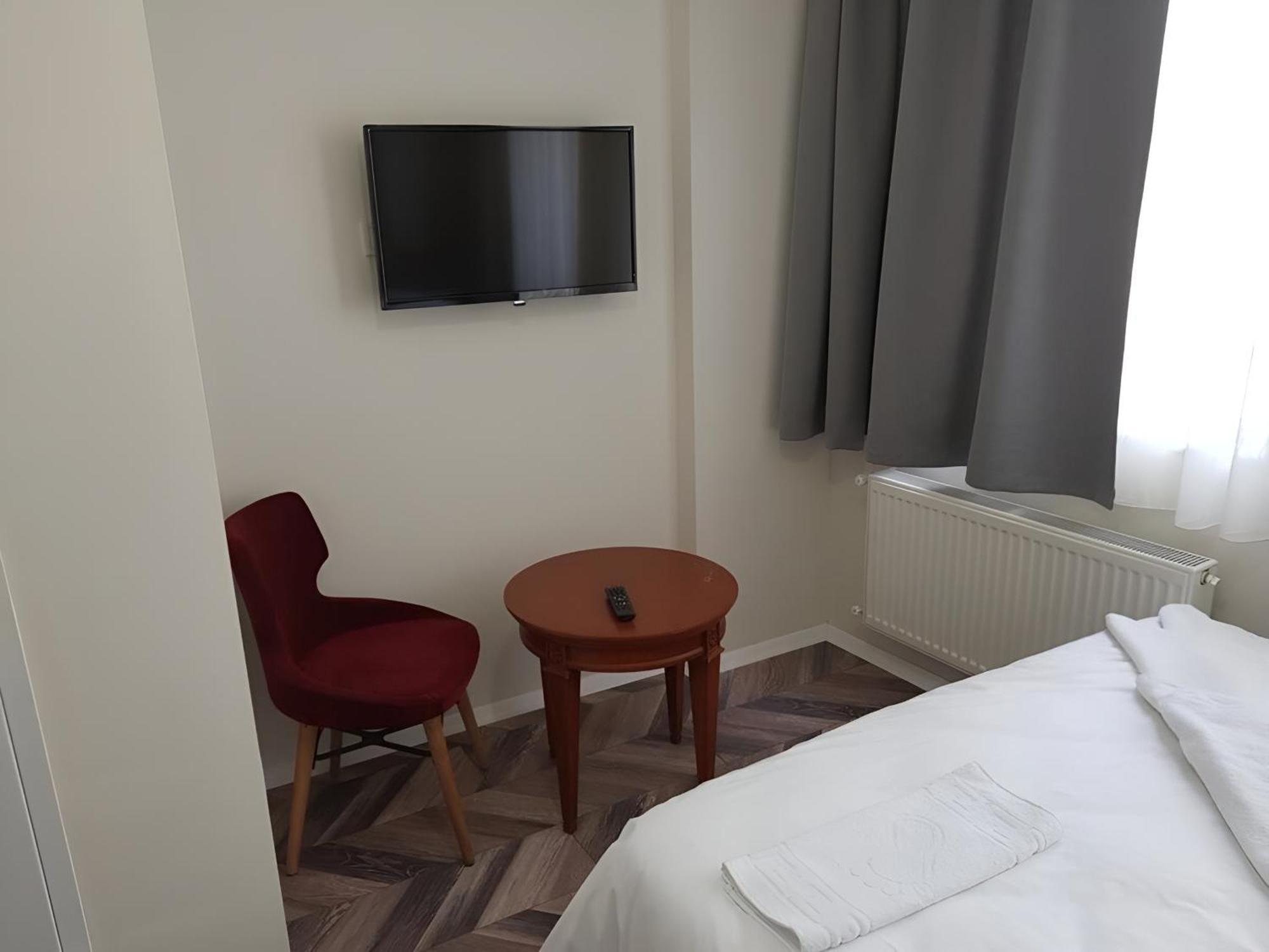 Grand Romanos Hotel Istanbul Bagian luar foto